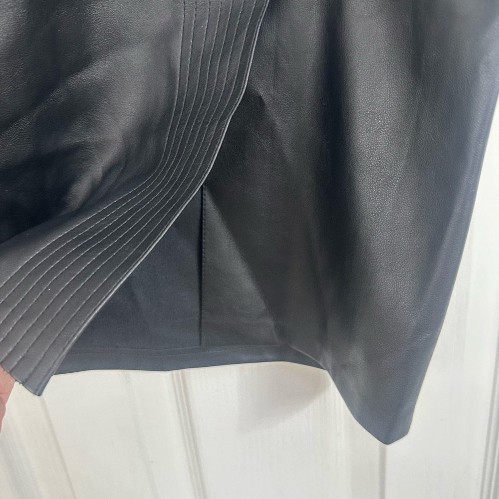 **NWOT Faux Black Leather Skirt 18/20 - Picture 2 of 6